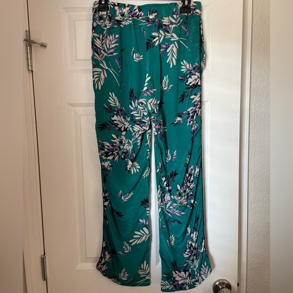 Johnny Was 100% Silk Floral Pants - Picture 4 of 7